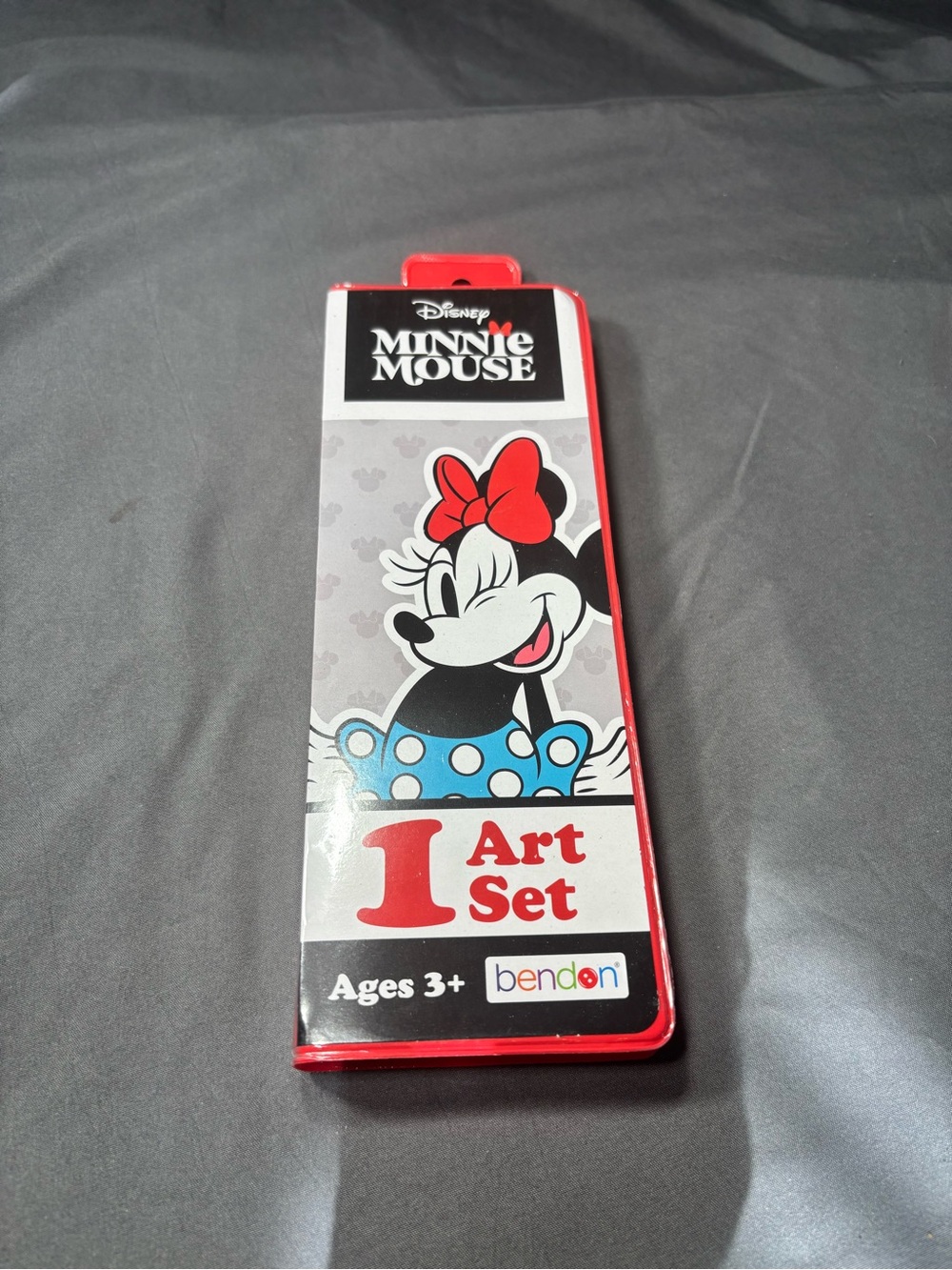 NEW Disney Minnie Mouse Art Set - Red
